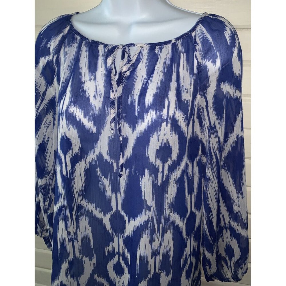 TRAVELSMITH Sz SMALL Blue White Ikat 3/4 Sleeve Tunic Top Tie Neck *VGUC